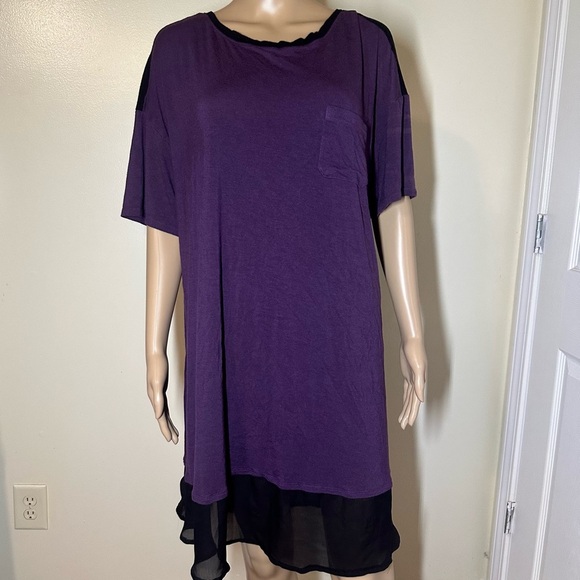 ⚫️ Simply Vera- Vera Wang Purple and Black Women's Top - Picture 1 of 3